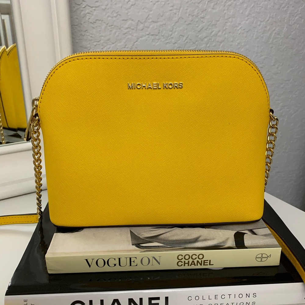 ❗️SOLD❗️NWT - Michael Kors Sunflower Dome Crossbody